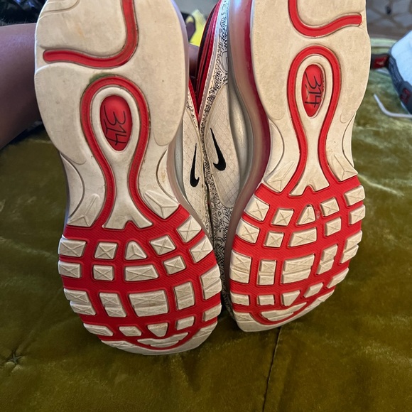 Air Nikes great condition! Boys size 6 - Picture 4 of 6